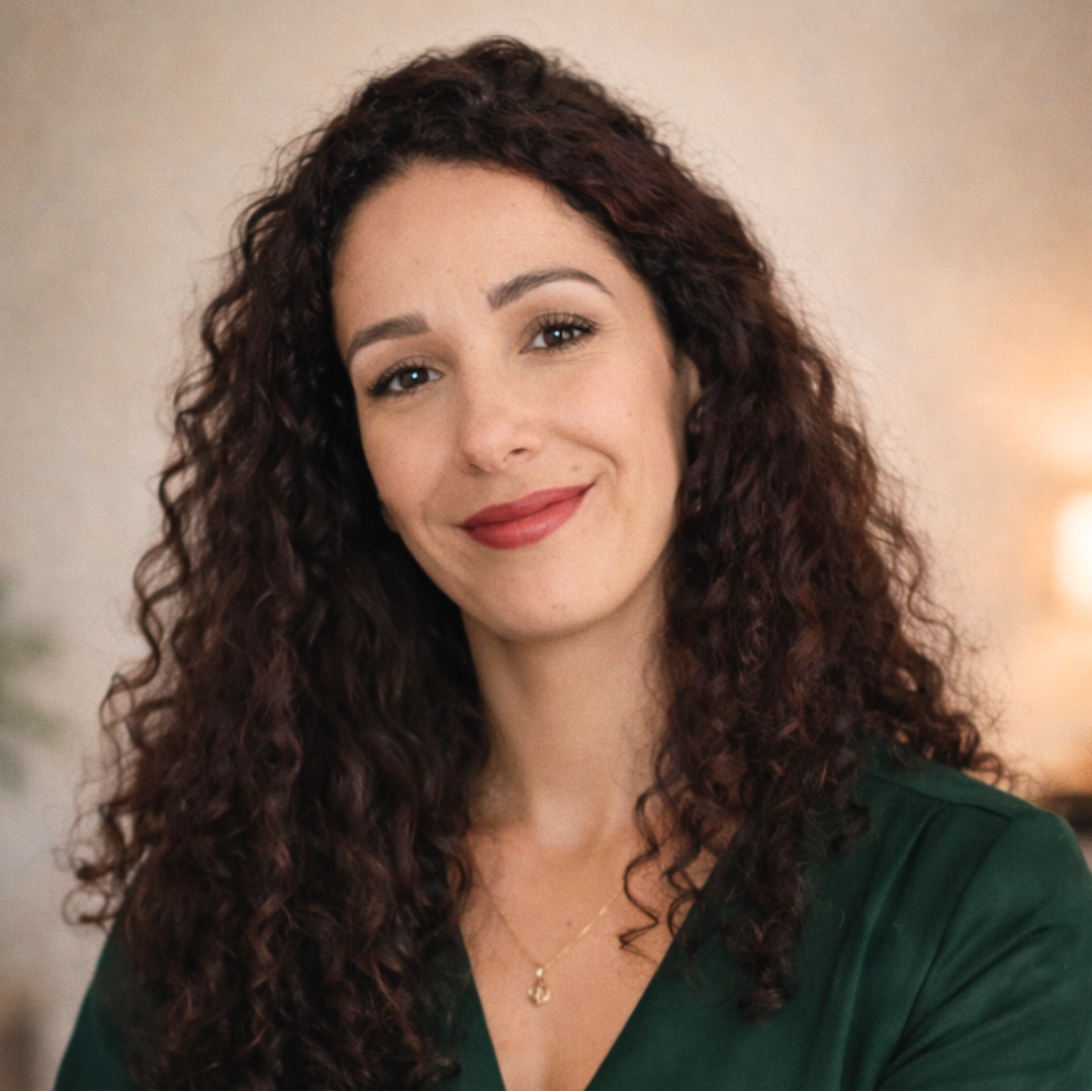 Amandine, médium intuitive spécialisée en voyance, liens d'âme et blocages affectifs chez EsoLab