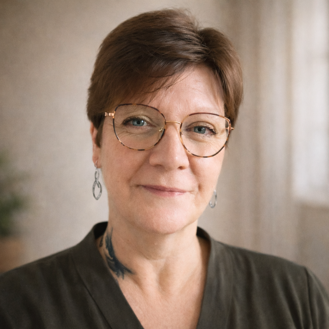 Roseline, praticienne spécialisée en accompagnement deuil, contact défunt, fin de vie et libération des blocages transgénérationnels chez EsoLab – consultations à distance