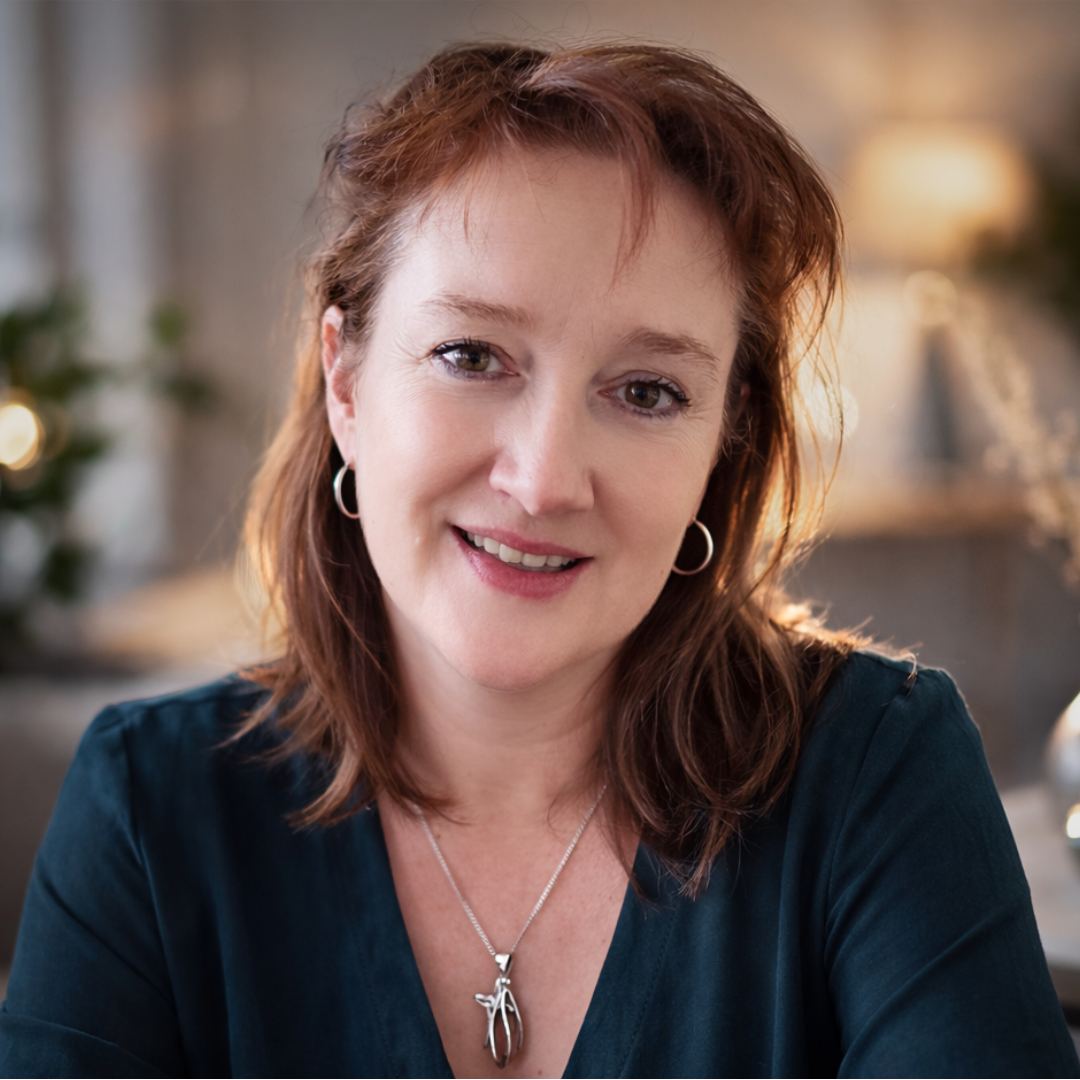 Nathalie, médium et praticienne énergétique spécialisée en voyance par médiumnité, clairaudience et magnétisme chez EsoLab – accompagnement intuitif et rééquilibrage énergétique