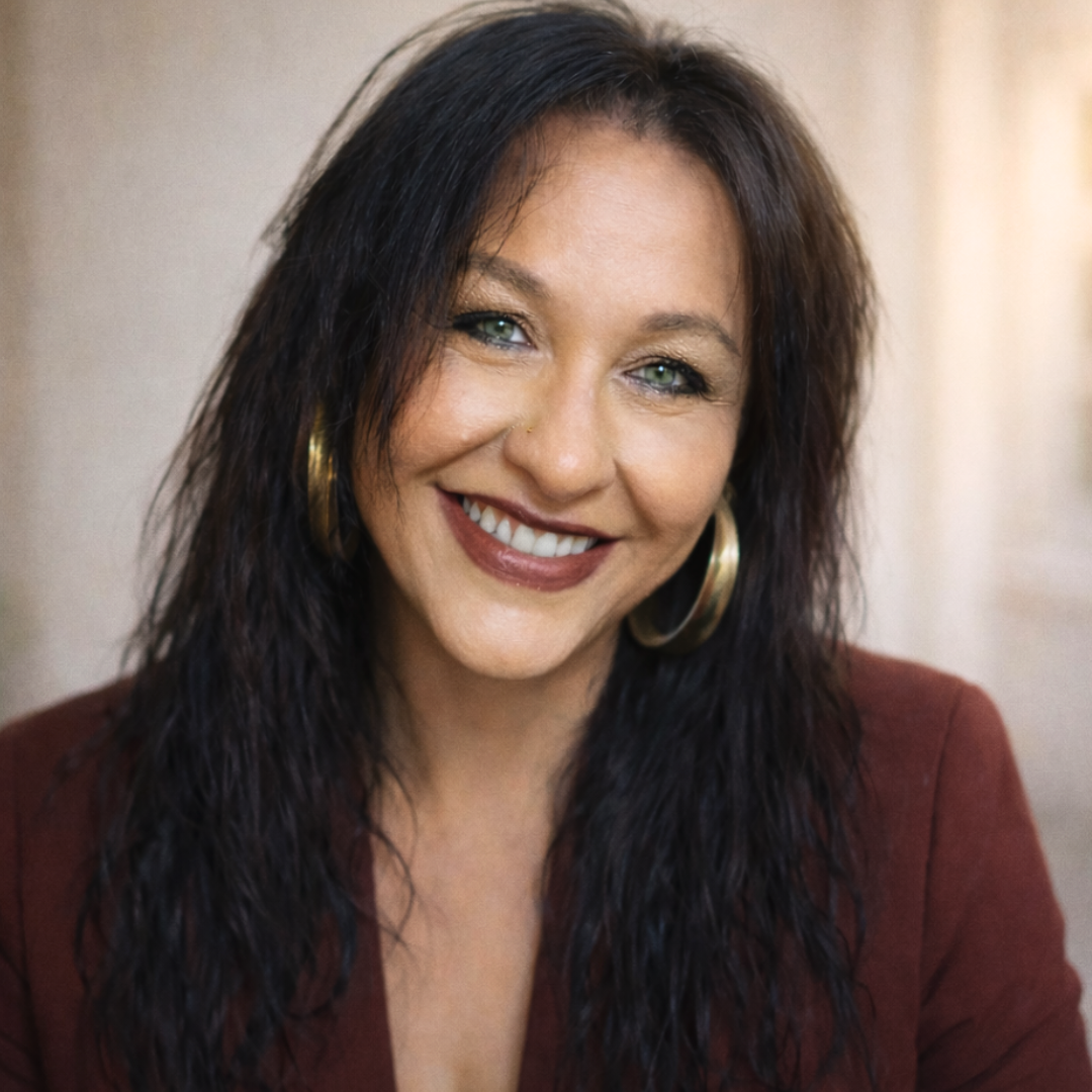 Lydia, praticienne spécialisée en Flammes Jumelles, constellations familiales individuelles et féminin sacré chez EsoLab – accompagnement des dynamiques relationnelles et transgénérationnelles à distance